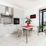 Appartement - Free Parking - Next To Metro
